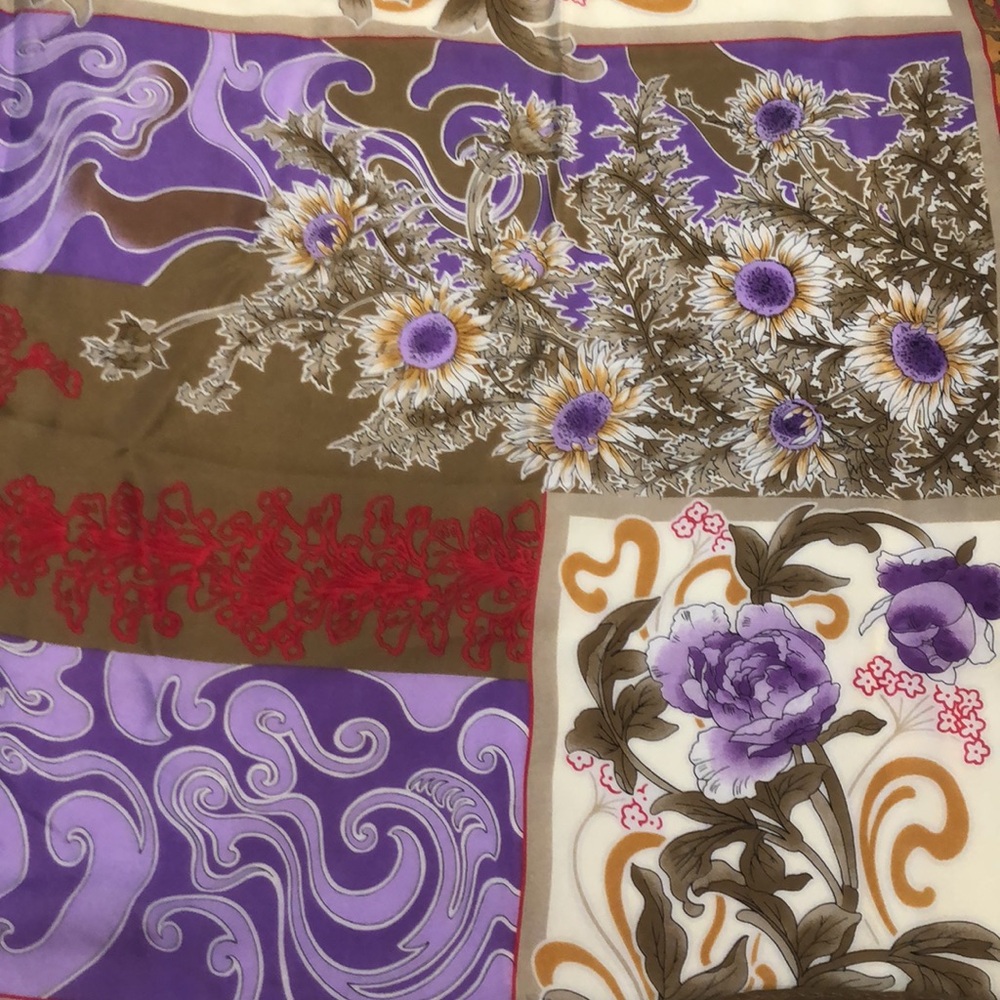 Stunning Oscar de la Renta Square Silk Scarf, Shawl. Rare find - Picture 6 of 16